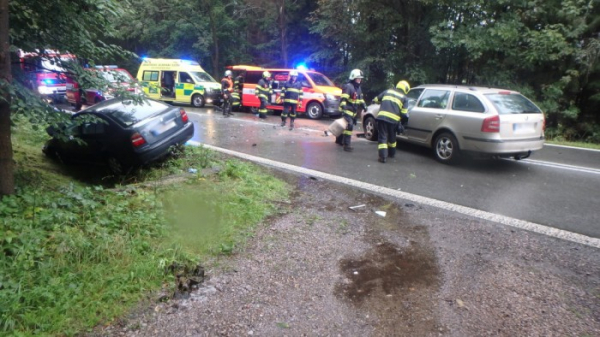 Dopravní nehoda na silnici I/11 u Rybné nad Zdobnicí