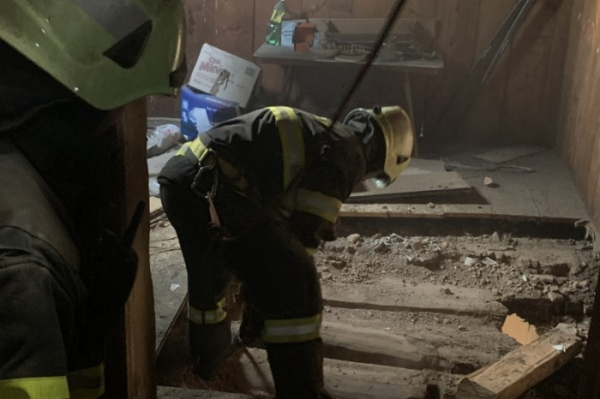 Zazděný trám v komíně způsobil požár rodinného domu v Otovicích