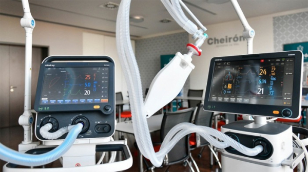 Královéhradecký kraj chce nakoupit plicní ventilátory pro náchodskou nemocnici