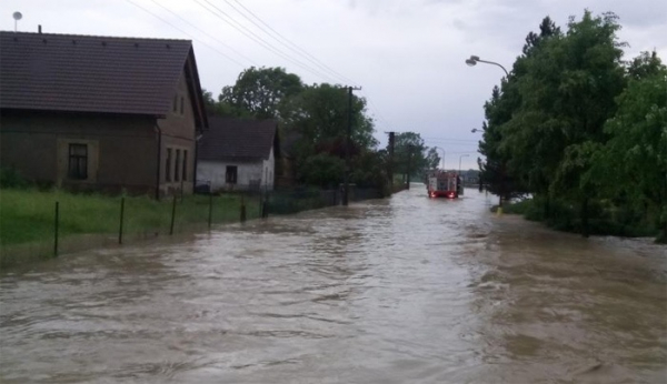 Bleskové záplavy zaměstnaly hasiče na Královéhradecku