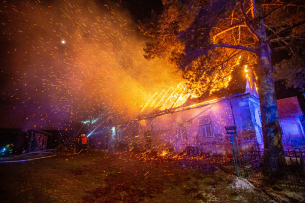 Požárů komínů v Královéhradeckém kraji přibylo, je nutné dbát na údržbu
