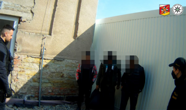 V srbském kamionu přicestovali na Náchodsko tři nezletilí migranti