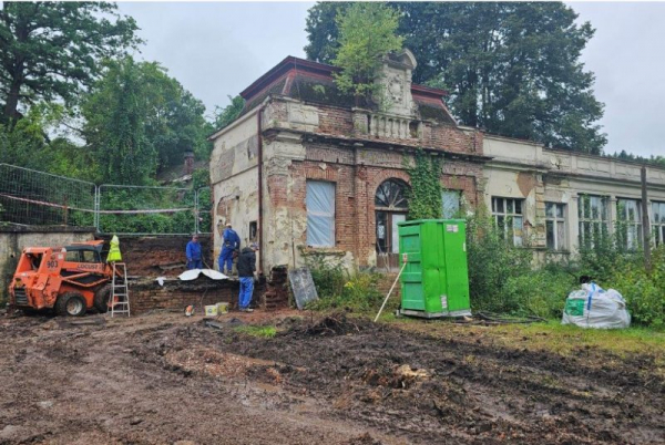 Obnovu Velkých lázní v Bělovsi odstartovalo zahájení stavby úpravny vody